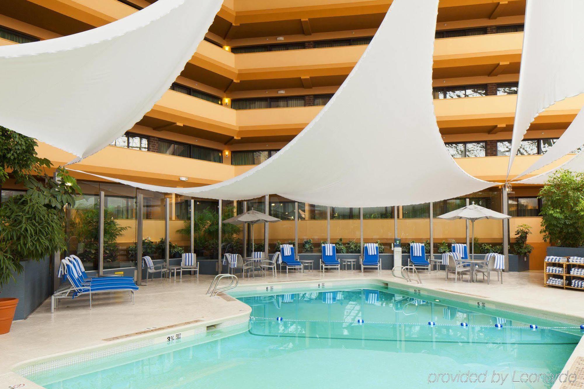 Doubletree By Hilton Rochester Henrietta Extérieur photo